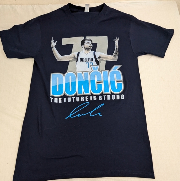 Dallas Maverick Luka Dončić The Future Is Strong Black T-shirt S… - Picture 1 of 8